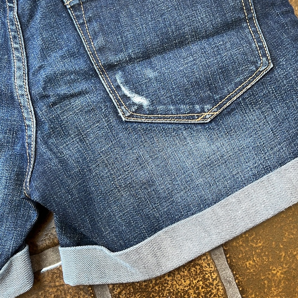 Gap Fleut Wash Sexy Boyfriend Denim Shorts - Picture 13 of 16